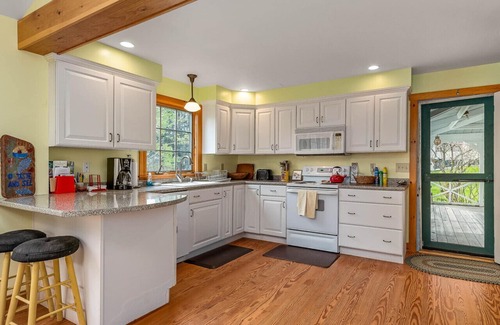 Ocean Point Cottage | Just one block from the Ocean!