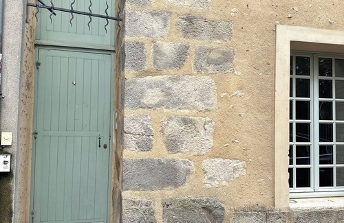 Rambouillet Apartment | Just opposite the château and 1 minute from the park, Chic and atypical.