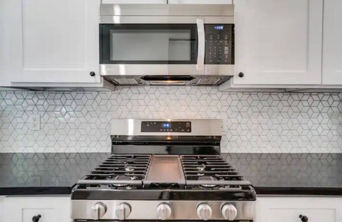 North Central House | Just Remodeled! Stylish, Brand-new, Altadena House