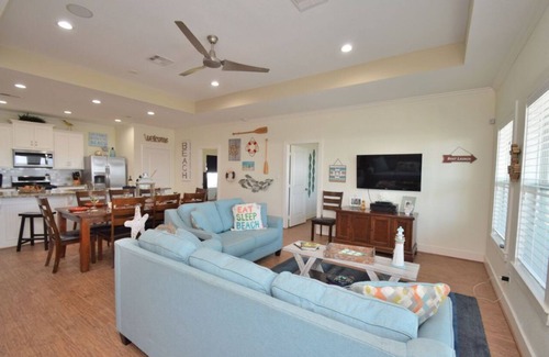 Crystal Beach House | Just steps to the Sand & Surf! Sleeps 12, with 2 Master Suites! Perfect Rental!