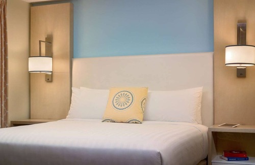 Andover Hotel | Just What You Were Looking For! 2 Modern Units, Pet-Friendly, Parking, Pool!