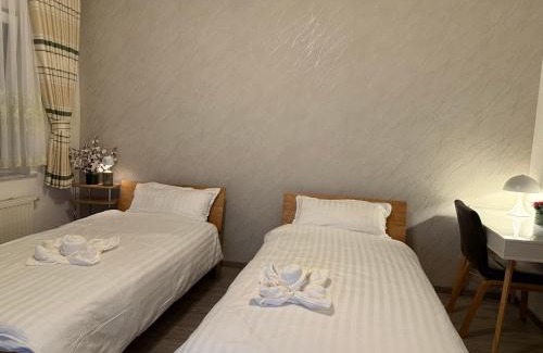 Altenburg Apartment | Käthe-Kollwitz-Straße 54, F2
