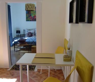 Police Apartment | Künstler-Villa Ambrosian Apartment Magnolia