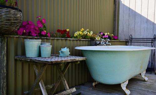 Tawharanui House | Kākā Ridge Retreat Luxury Cottage