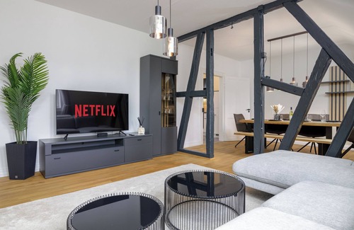 Wiesbaden Apartment | K&M: Luxurious | Spacious