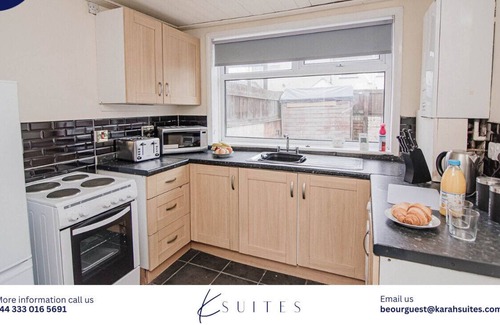 Arksey House | K Suites - Beautiful 3 bed House - Sleeps 7