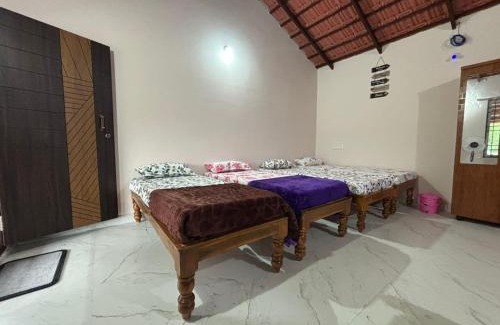 Mudigere House | Kadugadde Homestays - Near to Ettina Bhuja trekking