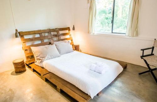 Morong Apartment | KAHILOM Nest Self-Service Home in Rainforest Nest with Kitchen - Monkeys, Bats, Pet Friendly with a Fee