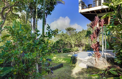 Kalaoa Cottage | Kailua-kona House w/Balcony & Ocean Views!