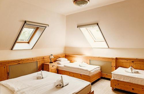 Band Bed & Breakfast | Kakukk Vendéglő Panzió