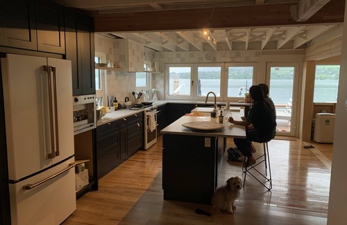 Vernon House | Kalamalka lake front cabin