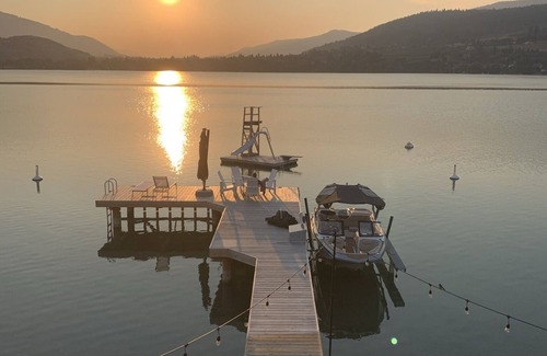 Vernon House | Kalamalka lake front cabin