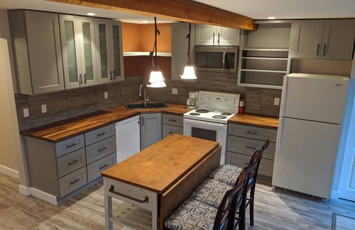 Coldstream Apartment | Kalamalka Lake - Suite just minutes away from this Okanagan gem!