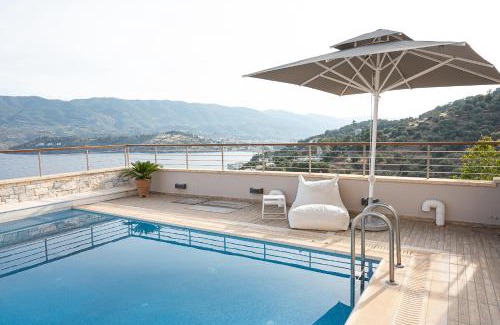 Poros Villa | Kalavria Luxury Suites, Afroditi Suite with magnificent sea view and private swimming pool.
