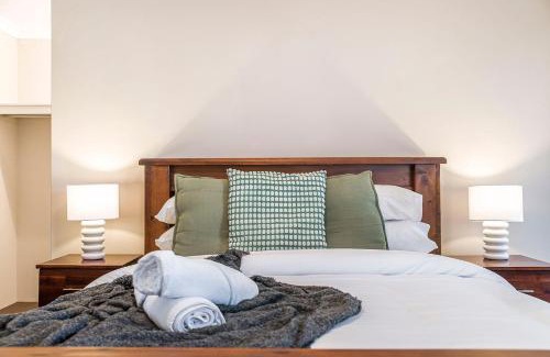 Jane Brook House | KALB8 - Family Friendly 4BR Home