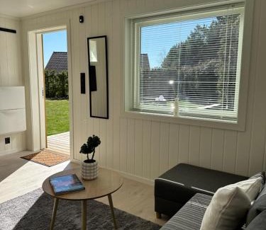 Lillesand Apartment | Kaldvell Stays Central - New Apartment