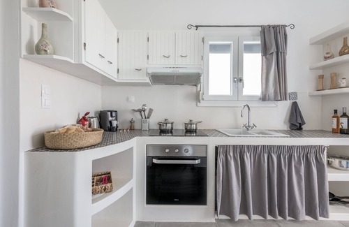 Mandrakia House | Kalesma - Mandrakia House