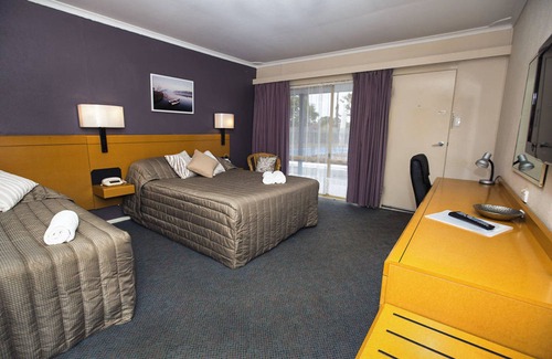 Somerville Hotel | Kalgoorlie Overland Motel