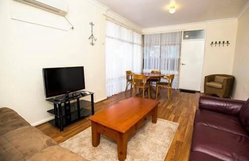 Somerville Hotel | Kalgoorlie Overland Motel