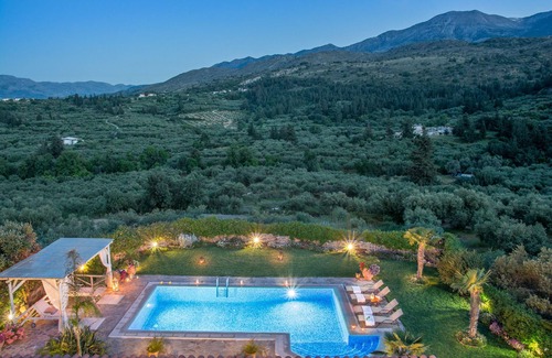 Pemonia Villa | Kalithea Villa Chania Crete Luxurious Country Villa