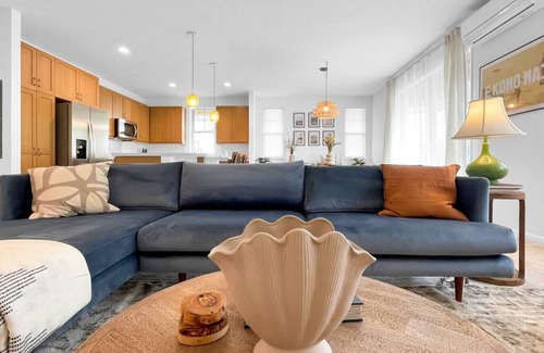 Makaha Valley Apartment | Kalo Homes ~ Coastal island haven