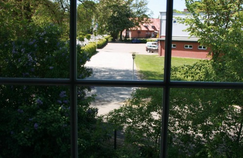 Eyendorf Apartment | Kalvill 3 Z. DG Luxury Apt for 1-3 pers, 68 sqm, 2 bedrooms, fitted kitchen, bathroom, internet, garden