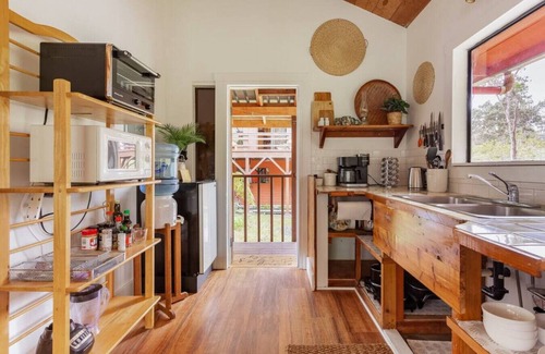 Volcano Cottage | Kamaka Cottage at Volcano- A Rainforest Hideaway