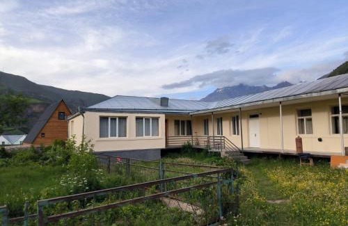 Kazbegi House | Kamara Guest House