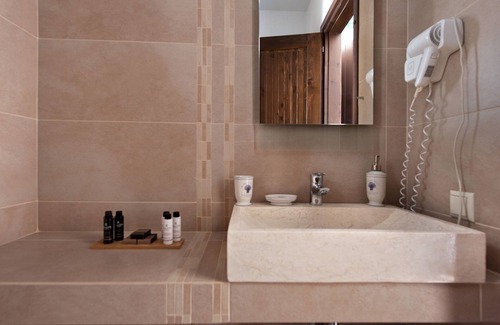 Karvelas Hotel | Kamares Villas