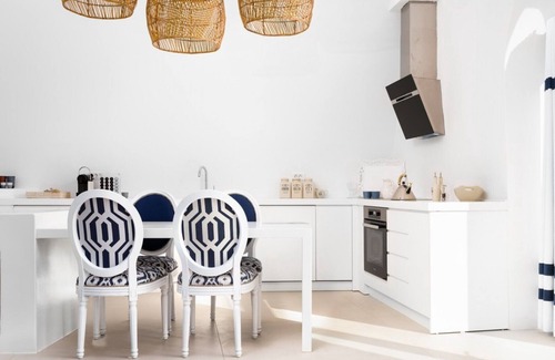 Santorini Villa | Kamini Villa | 5-bedroom luxury villa in Pyrgos, Santorini