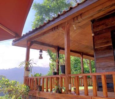Cisurupan House | Kampung Bareto Cottage And Resto