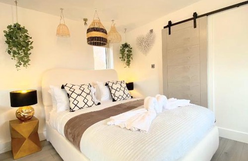 Blairgowrie Ski Chalet | Kaoglen - Bali Pod - Hot Tub -Cairngorms - Pitlochry