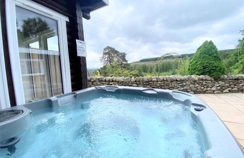 Blairgowrie Cabin | Kaoglen-GrandSuite-Hot Tub-Pitlochry-Dunkeld-Pet Friendly