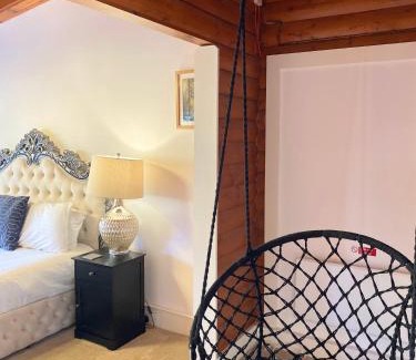 Blairgowrie Cabin | Kaoglen-Spruce-Hot Tub-Forrest Setting-Pet Friendly
