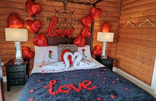 Blairgowrie Cabin | Kaoglen-Stags-Hot tub-Cairngorms-Pet Friendly
