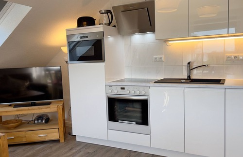 Duhnen Apartment | Kapitänshaus FeWo 4 - Friendly vacation apartment for up to 4 people in Strandn