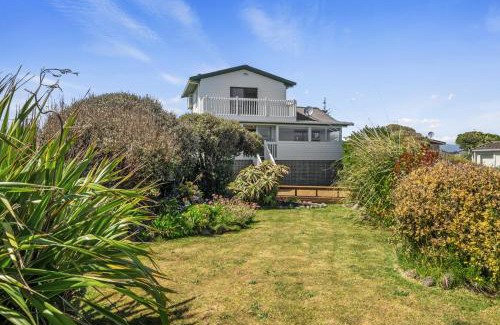 Otaki Beach House | Kapiti Magic - Otaki Beach Holiday Home