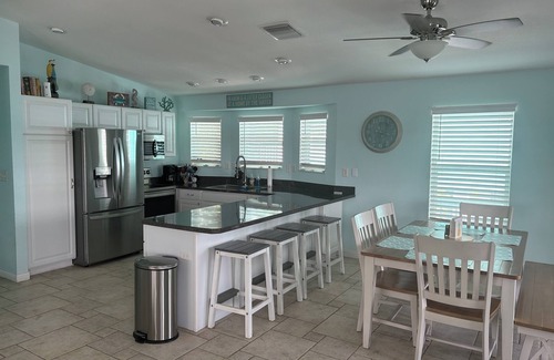 Steinhatchee House | Kapn's Jewel -Waterfront rental with boat slip located on the Steinhatchee River