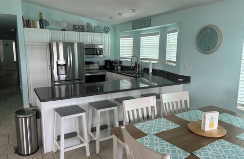 Steinhatchee House | Kapn's Jewel -Waterfront rental with boat slip located on the Steinhatchee River
