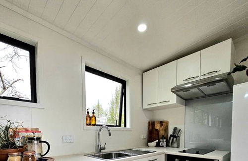 Solway House | Karamu- Spacious, quiet, and close to amenities