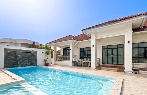 San Phranet Villa | Karaoke Room Villa, Event Space, Conference Room, Drinks Available.