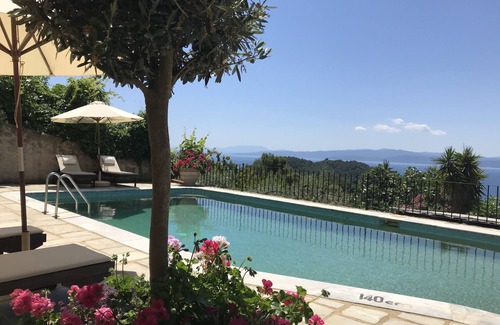 Koukounaries Villa | Karavotsakisma Studio & Villa accommodation with Pool.