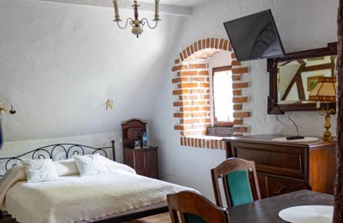 Fabryczna Bed & Breakfast | Karczma Rzym DWÓR
