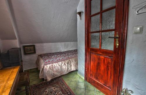 Fabryczna Bed & Breakfast | Karczma Rzym DWÓR