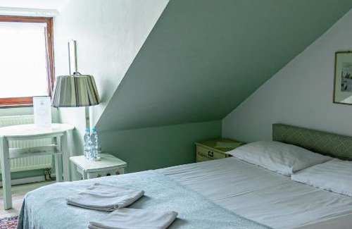 Fabryczna Hotel | Karczma Rzym