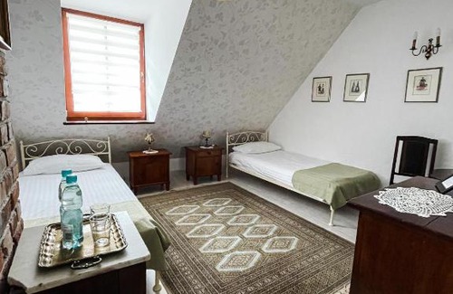 Fabryczna Hotel | Karczma Rzym