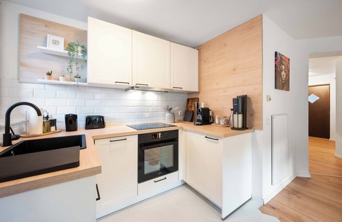 Aidlingen Apartment | Karibu Nyumbani - Exceptional maisonette apartment with balcony and workspace
