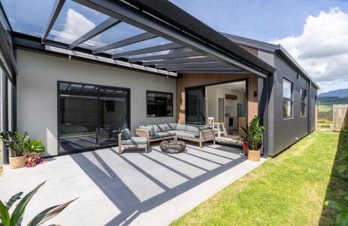 Raglan House | Karioi Mountain View