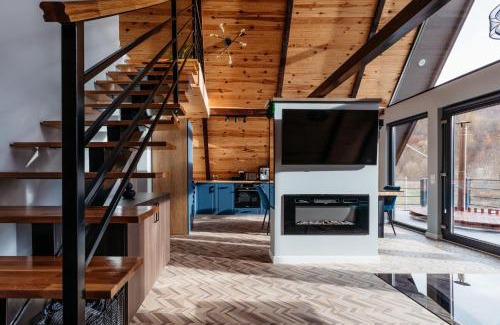Rimetea Ski Chalet | KARL's Cabin by Black & White Panoramic