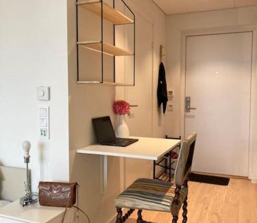 Lindholmen Apartment | Karlatornet Studio Queen Bed